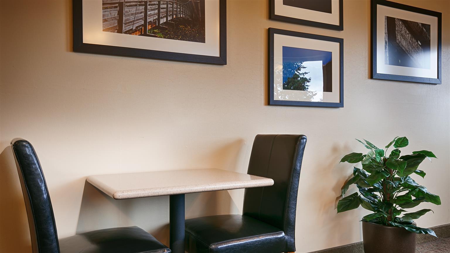 Best Western Plus Columbia River Inn Cascade Locks Esterno foto